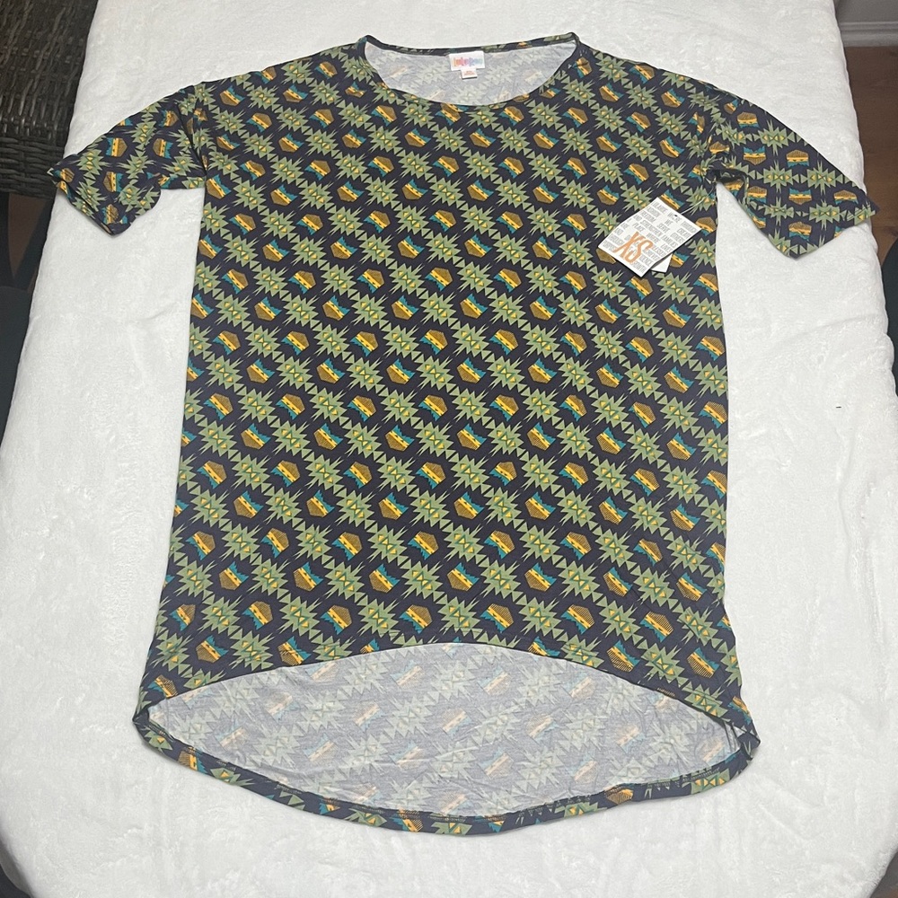 LuLaRoe XS Irma tunic t-shirt